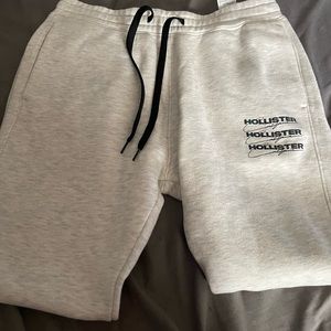 Hollister jogger’s